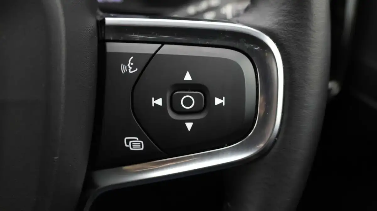 2020-volvo-xc40-15-t3-inscription-geartronic-big-22