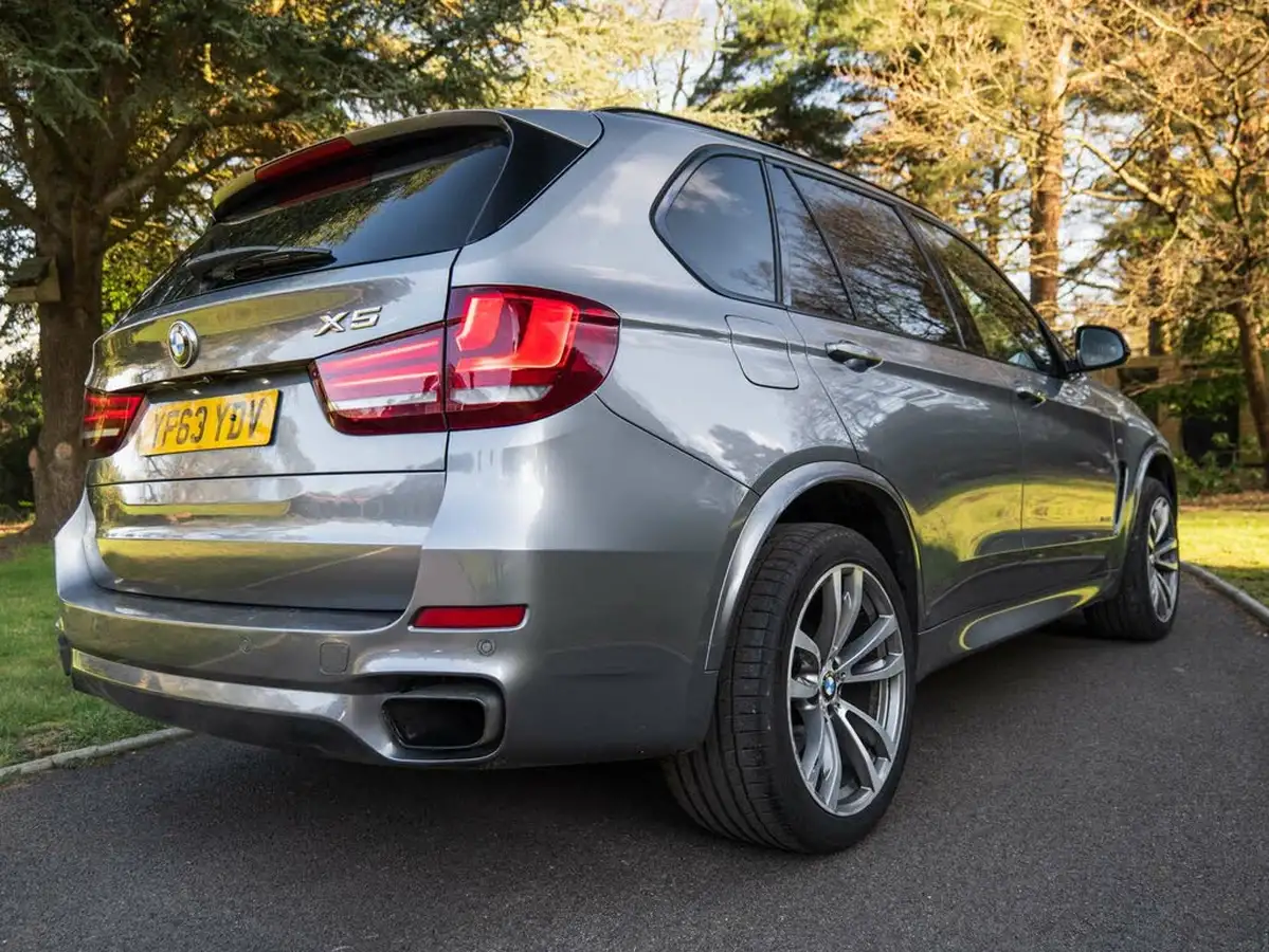 2013-bmw-x5-44-xdrive50i-m-sport-449bhp-big-24