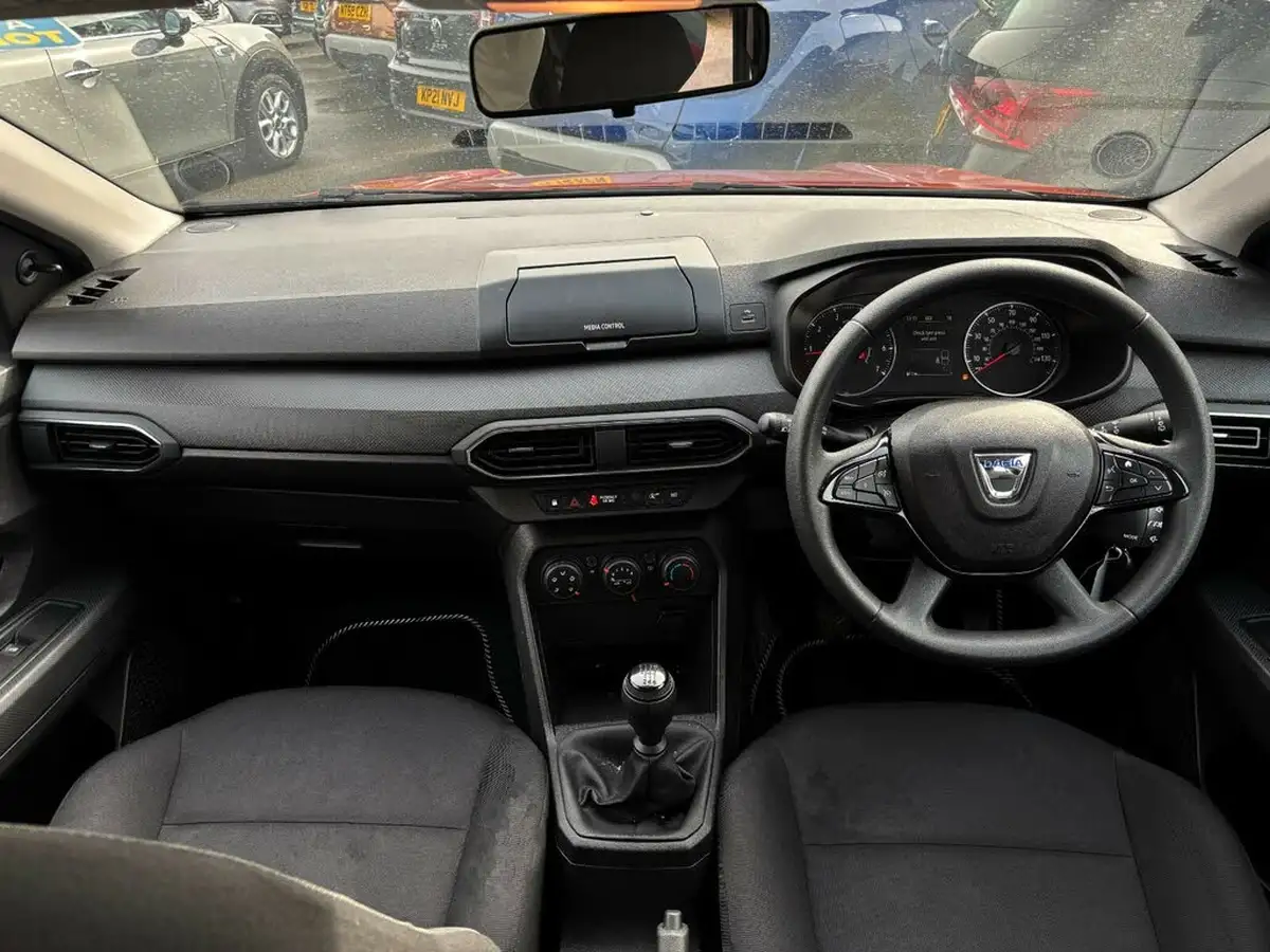 2022-dacia-jogger-10-tce-essential-big-9