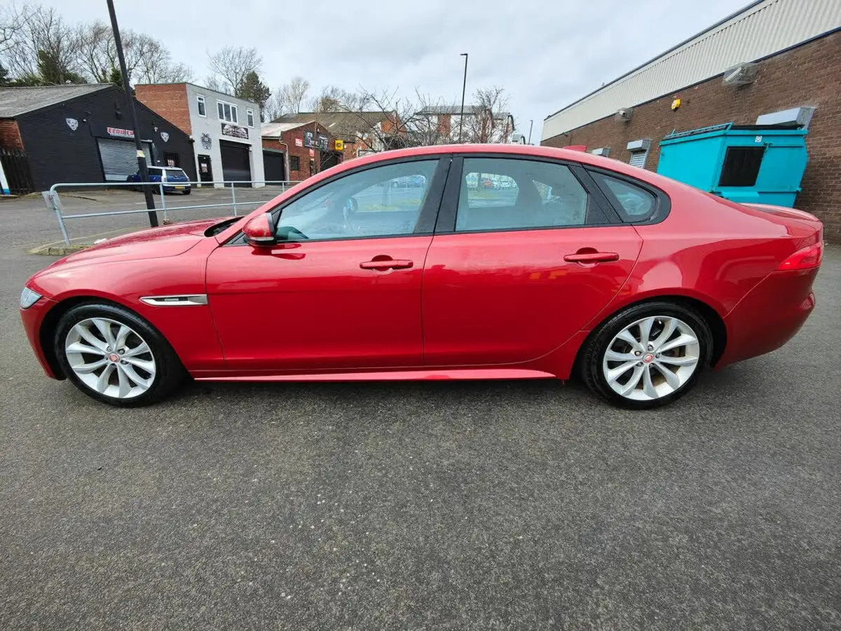 2015-jaguar-xf-20td-r-sport-180ps-auto-big-8