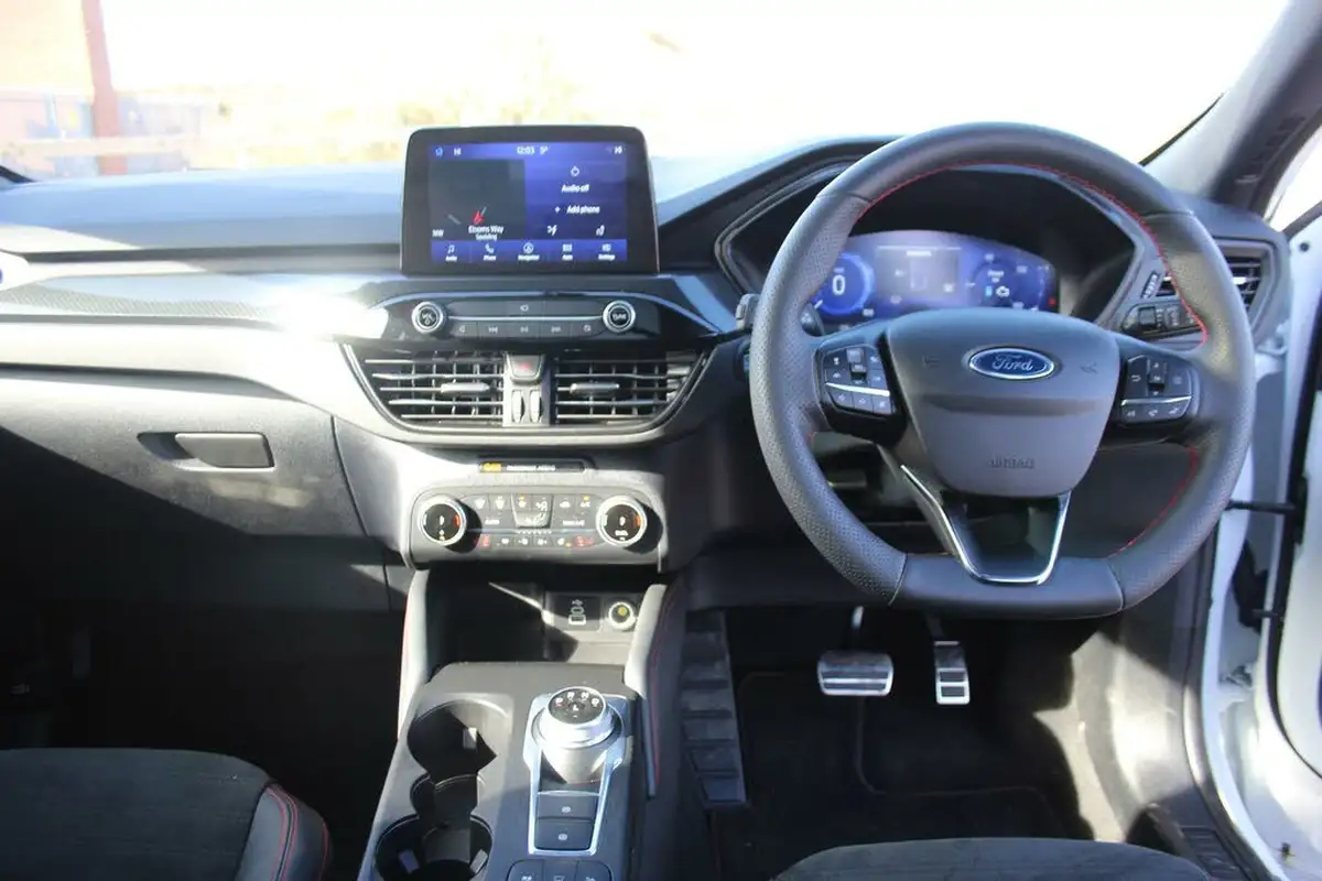 2023-ford-kuga-25t-black-package-edition-225ps-phev-big-16