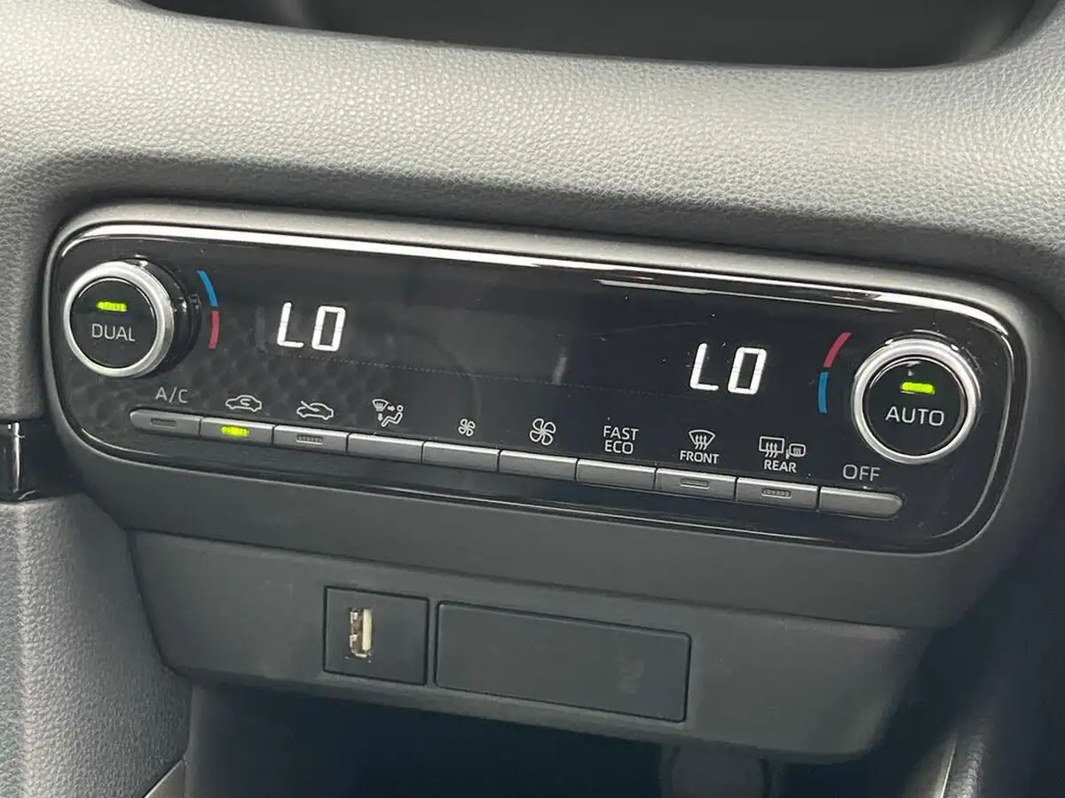 2023-mazda-mazda2-15-select-big-22