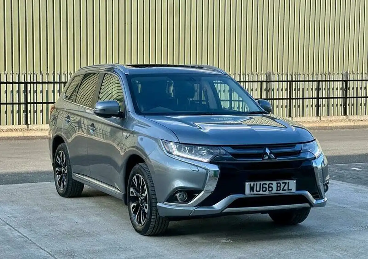 2016-mitsubishi-outlander-20-gx4h-phev-big-55