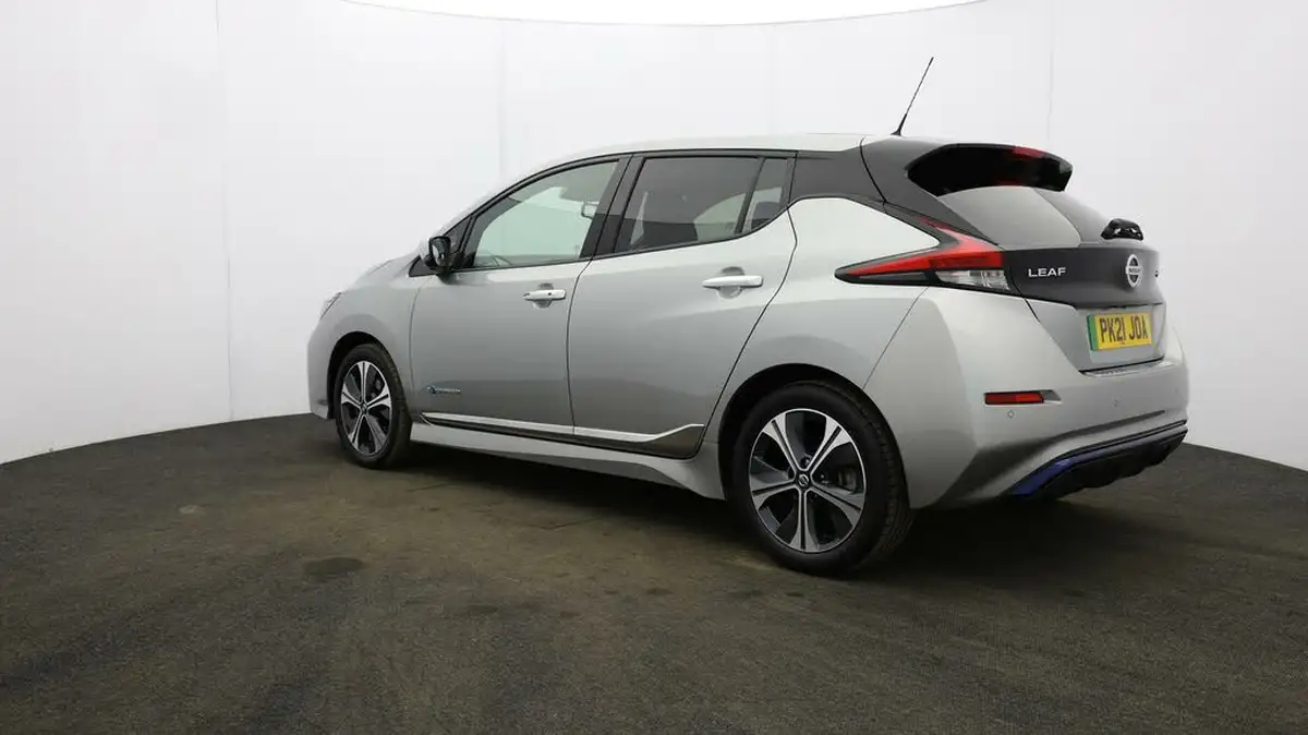 2021-nissan-leaf-e-tekna-big-55