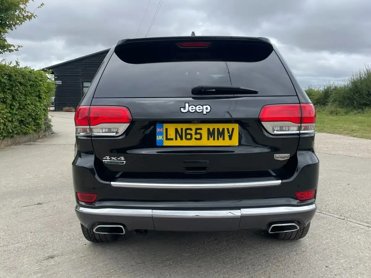 2015-jeep-grand-cherokee-30crd-summit-big-2