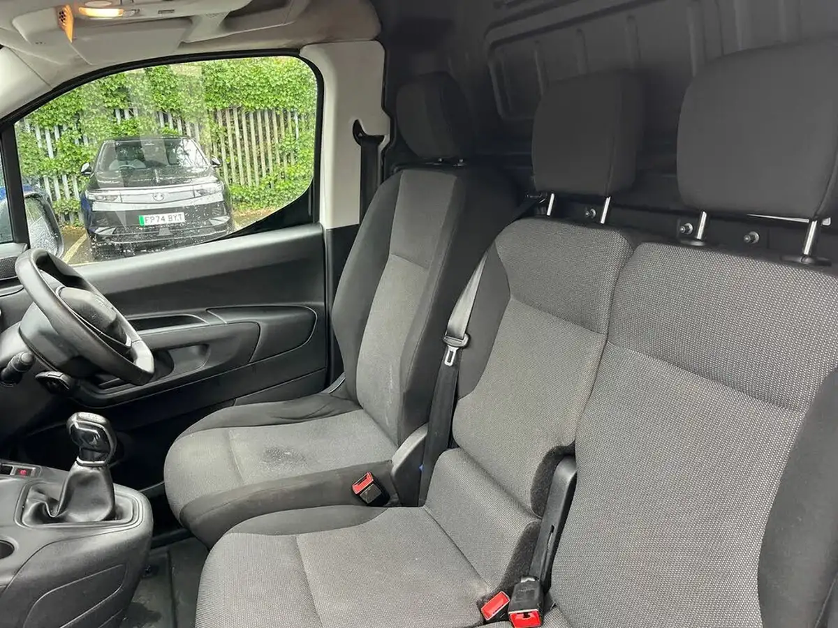 2021-peugeot-partner-15-bluehdi-1000-professional-100ps-eu6dt-panel-big-8