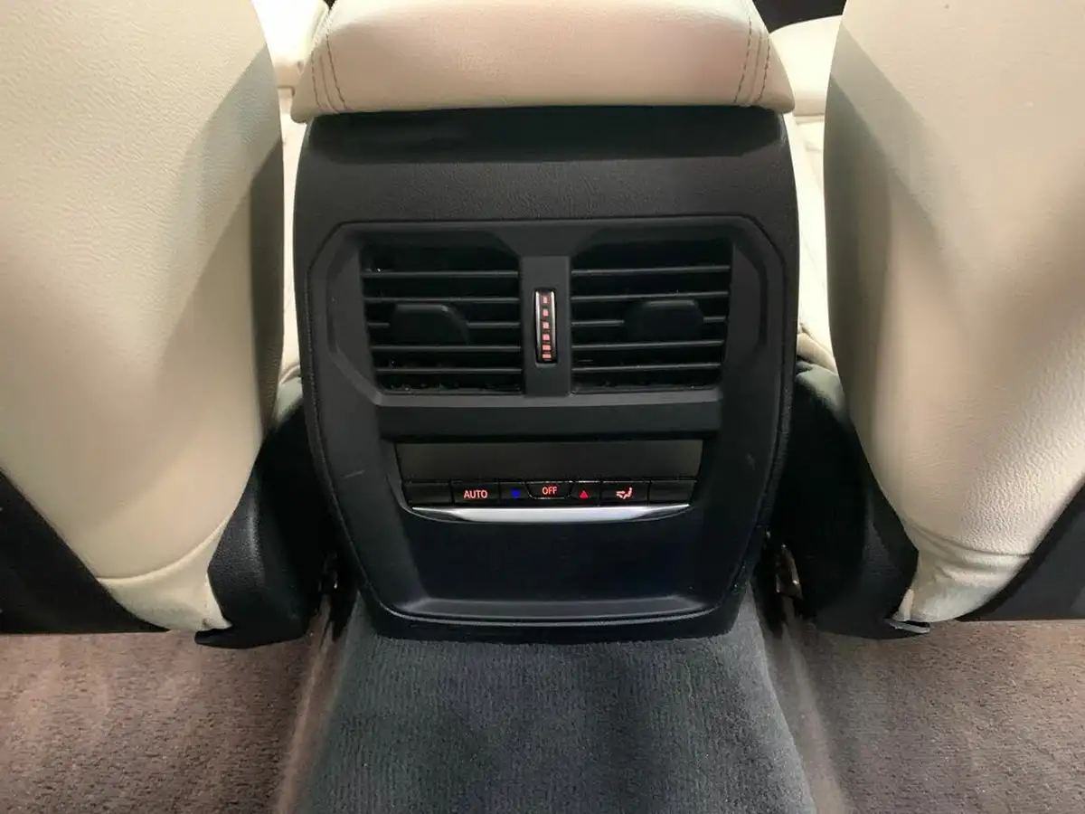 2021-bmw-3-series-20-330e-xdrive-m-sport-saloon-4d-big-10