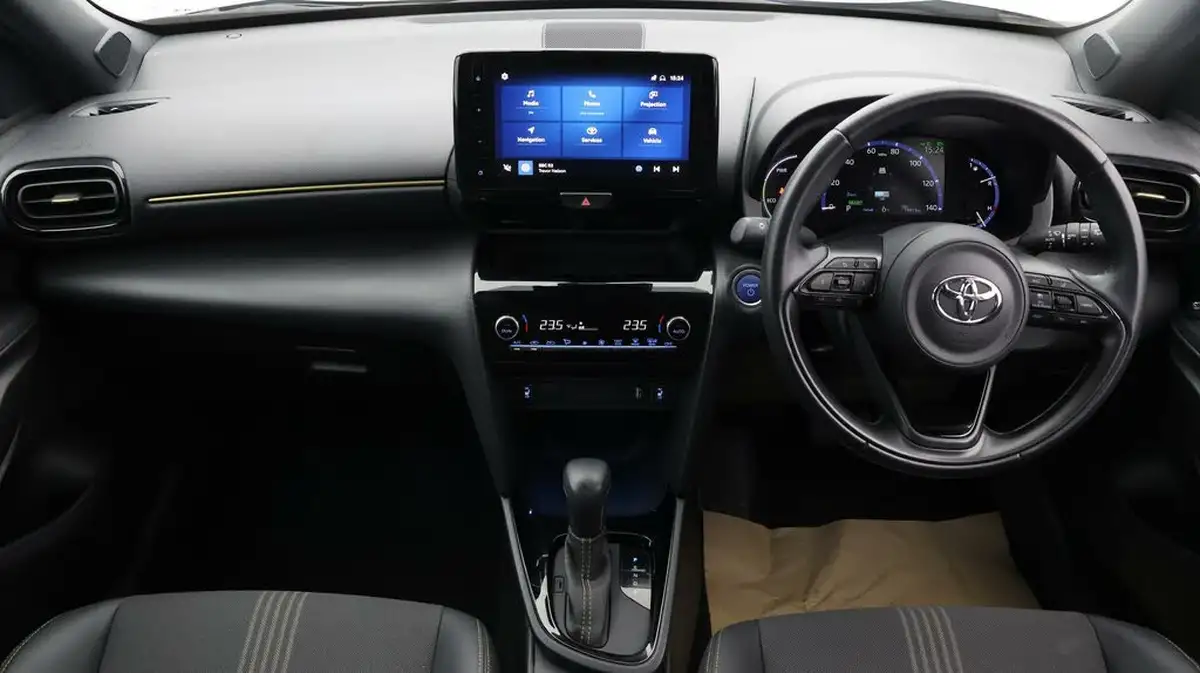 2022-toyota-yaris-cross-15-vvt-i-dynamic-big-12