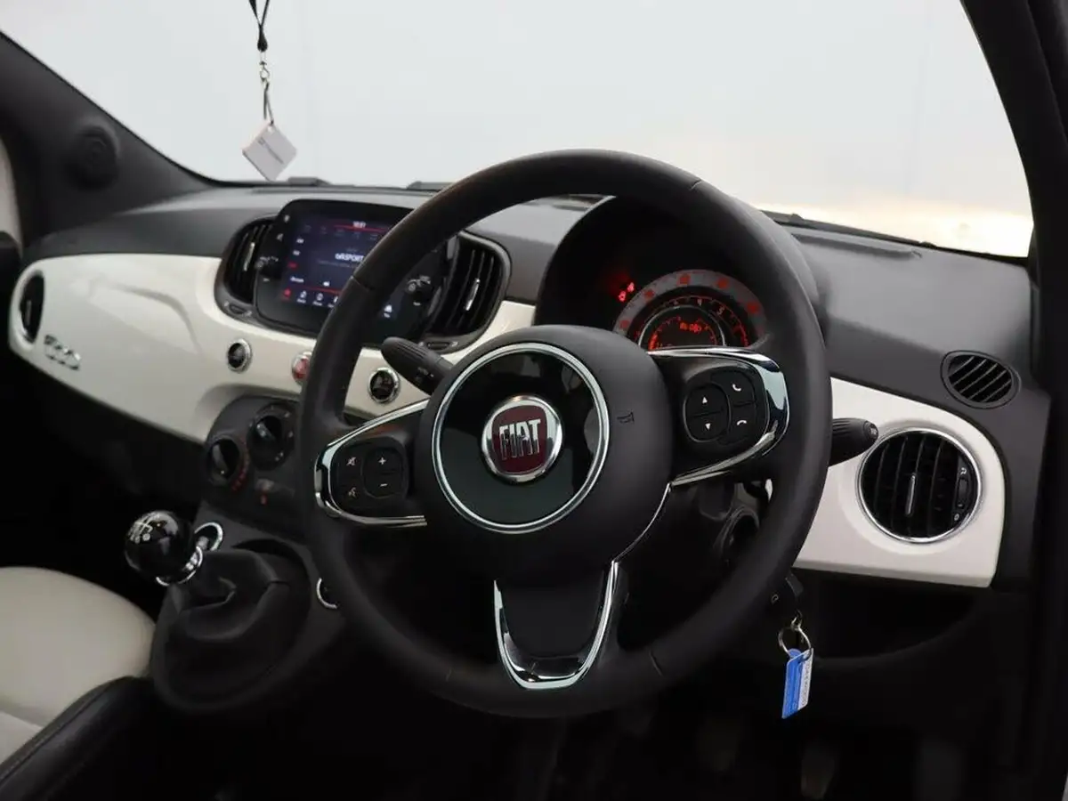 2022-fiat-500-10-dolcevita-big-13