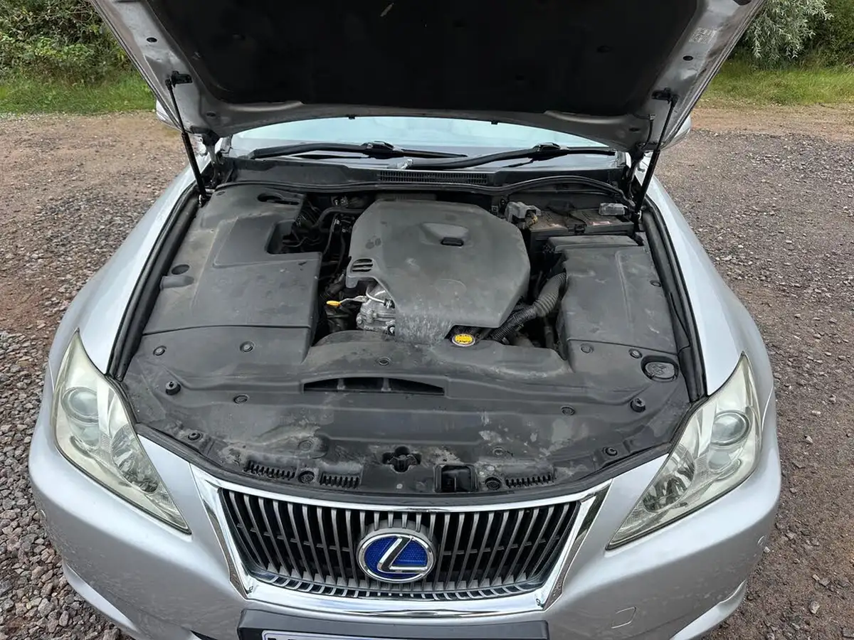 2009-lexus-is-220d-22td-se-i-big-8
