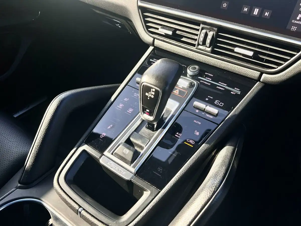 2020-porsche-cayenne-29-v6-s-coupe-big-25