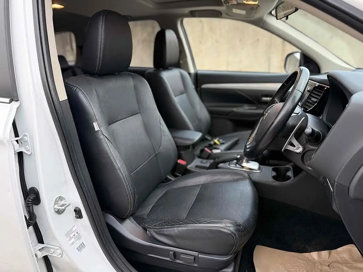 2014-mitsubishi-outlander-20-gx4h-big-13
