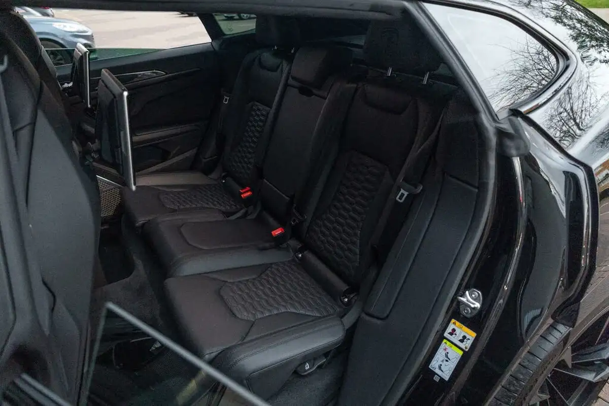 2021-lamborghini-urus-40-no-trim-big-14