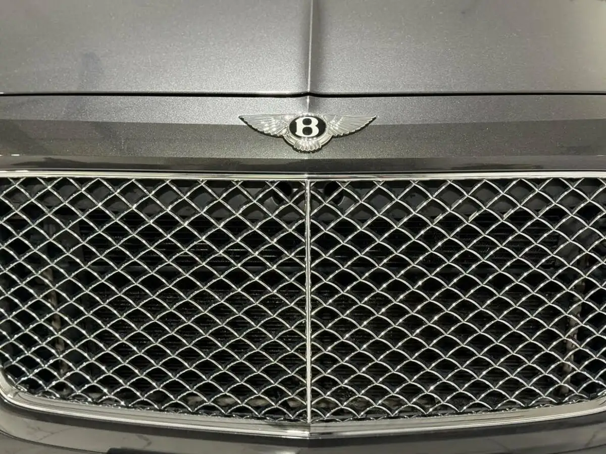2017-bentley-bentayga-60-w12-big-46