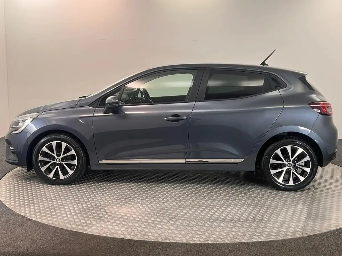 2020-renault-clio-10-sce-iconic-75bhp-big-15