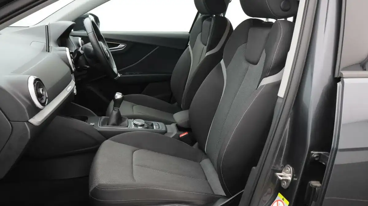 2022-audi-q2-10-30-tfsi-sport-big-14