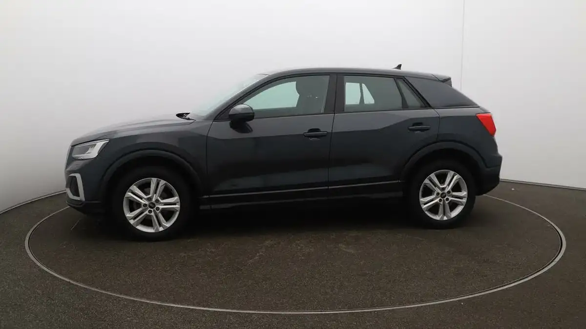 2022-audi-q2-10-30-tfsi-sport-big-56