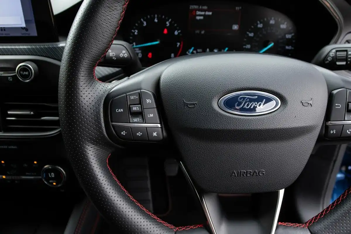 2019-ford-focus-15t-st-line-x-182ps-hatchback-big-20