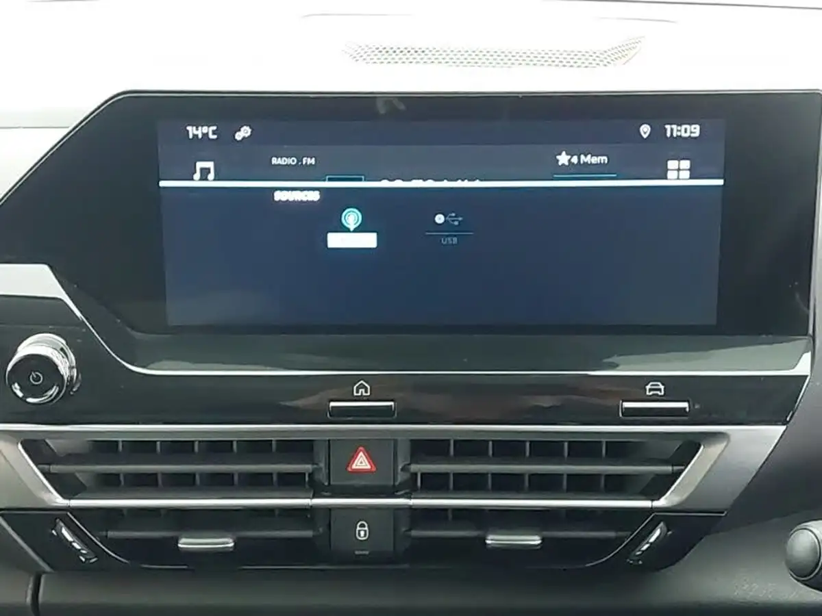2023-citroen-c4-12-puretech-sense-big-13