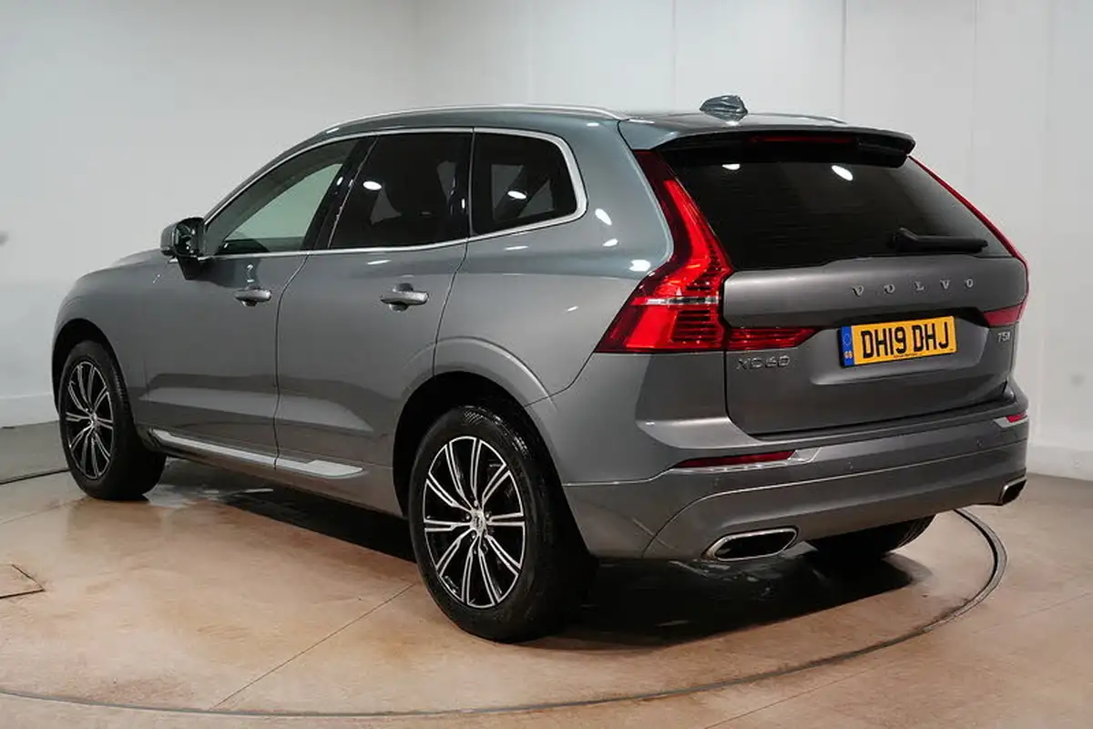 2019-volvo-xc60-20-t5-inscription-awd-big-6
