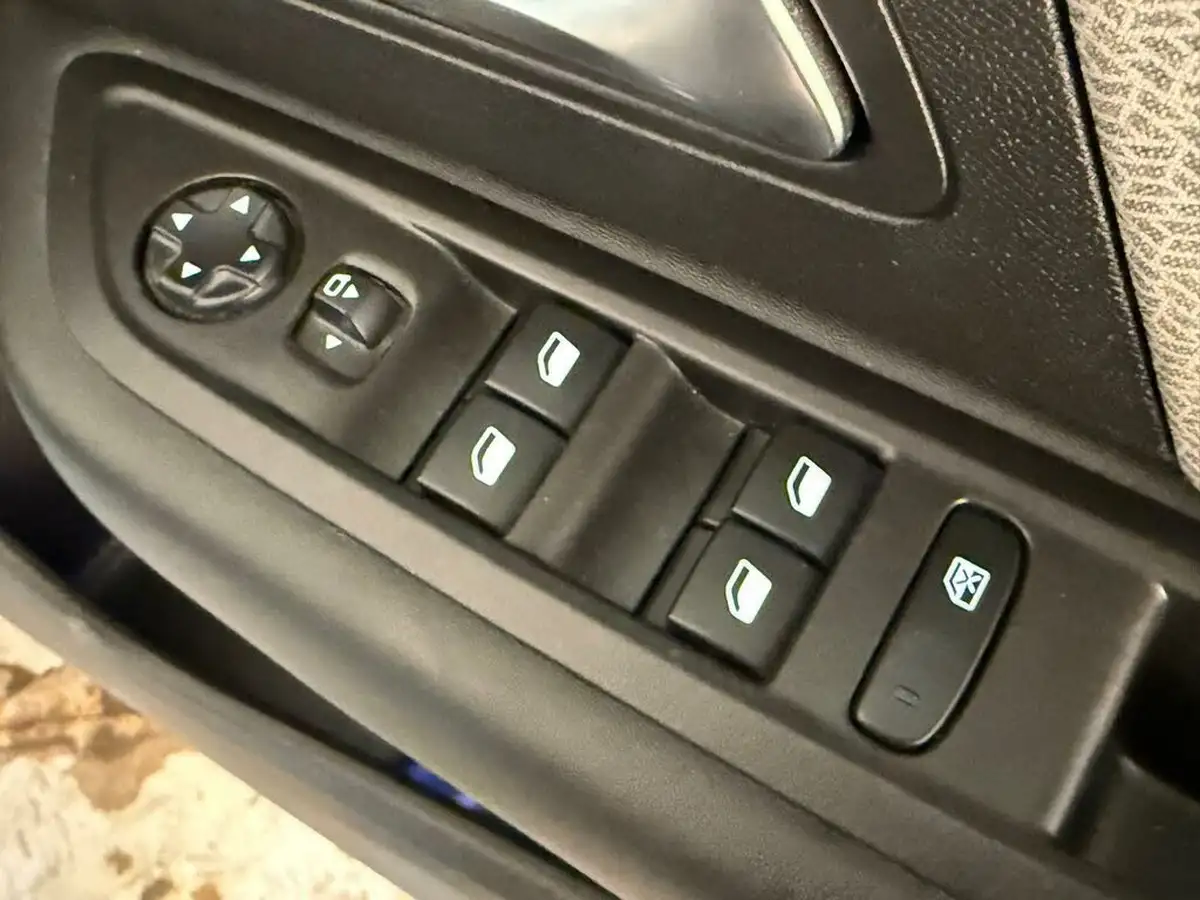 2021-citroen-c4-12-puretech-shine-plus-130ps-big-22