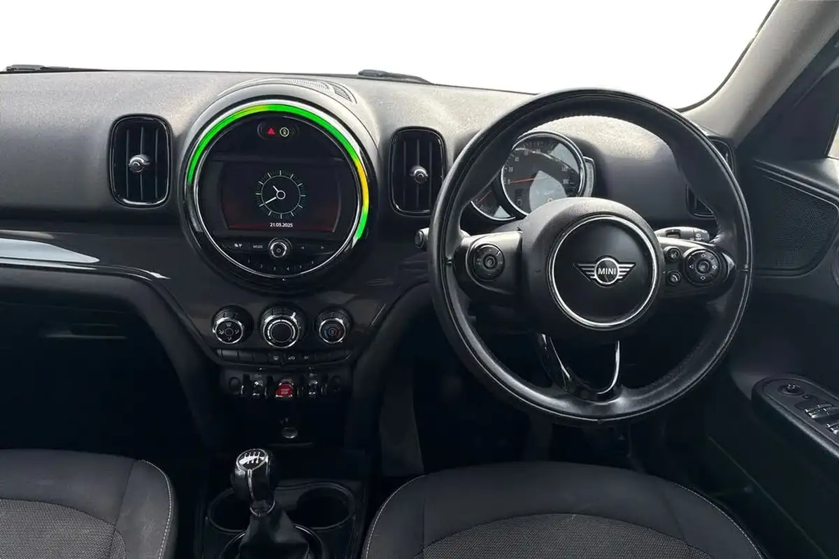 2019-mini-countryman-15-cooper-classic-big-17