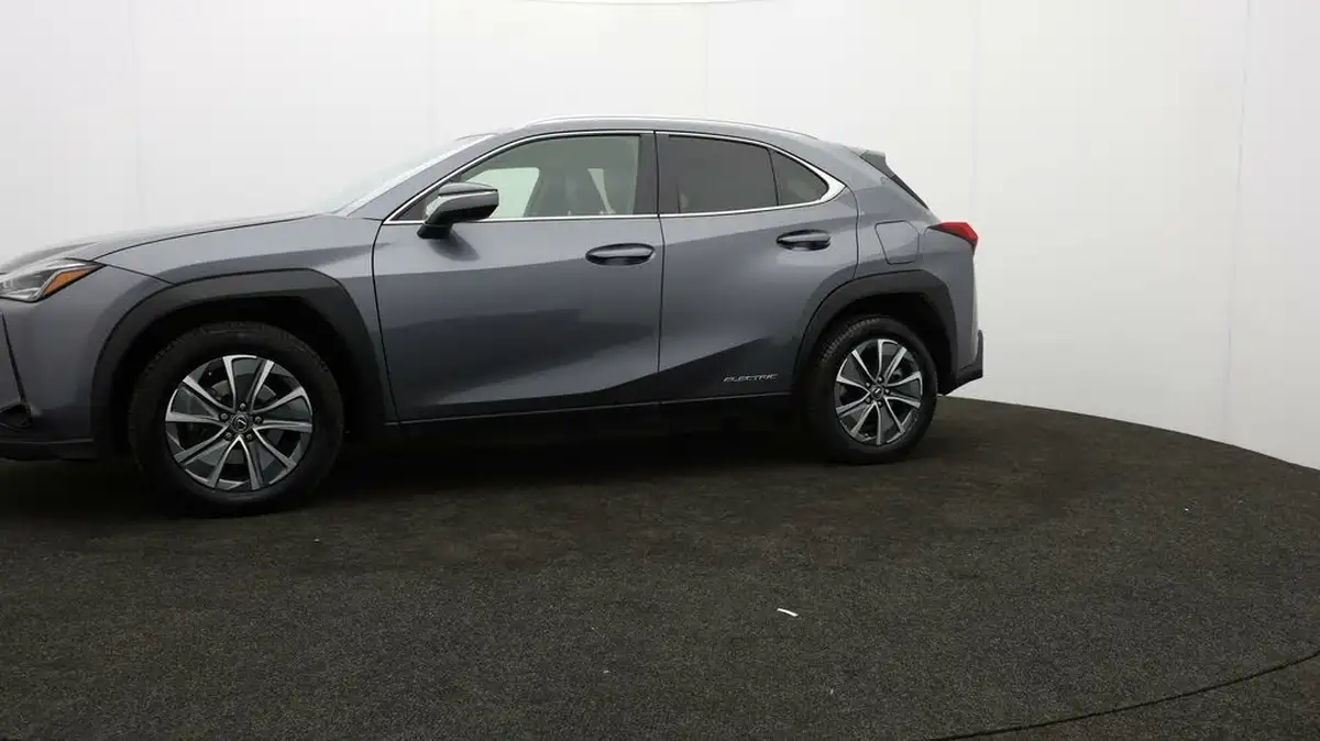 2021-lexus-ux-300e-e-ux-big-63