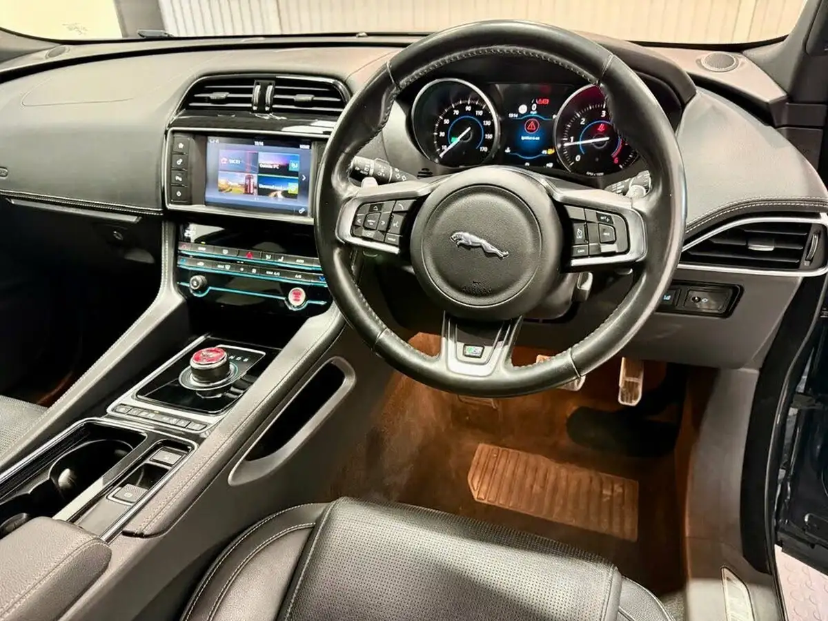 2017-jaguar-f-pace-20-i4d-r-sport-180ps-awd-ss-auto-big-13