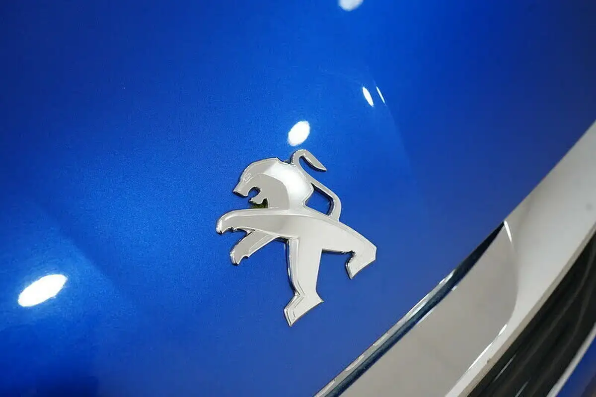 2019-peugeot-108-10-collection-hatchback-big-13