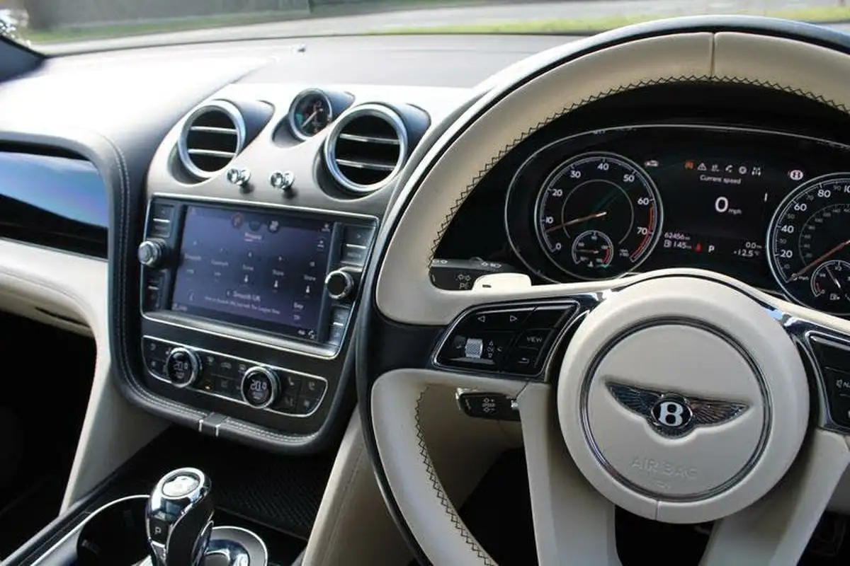 2016-bentley-bentayga-60-w12-big-22