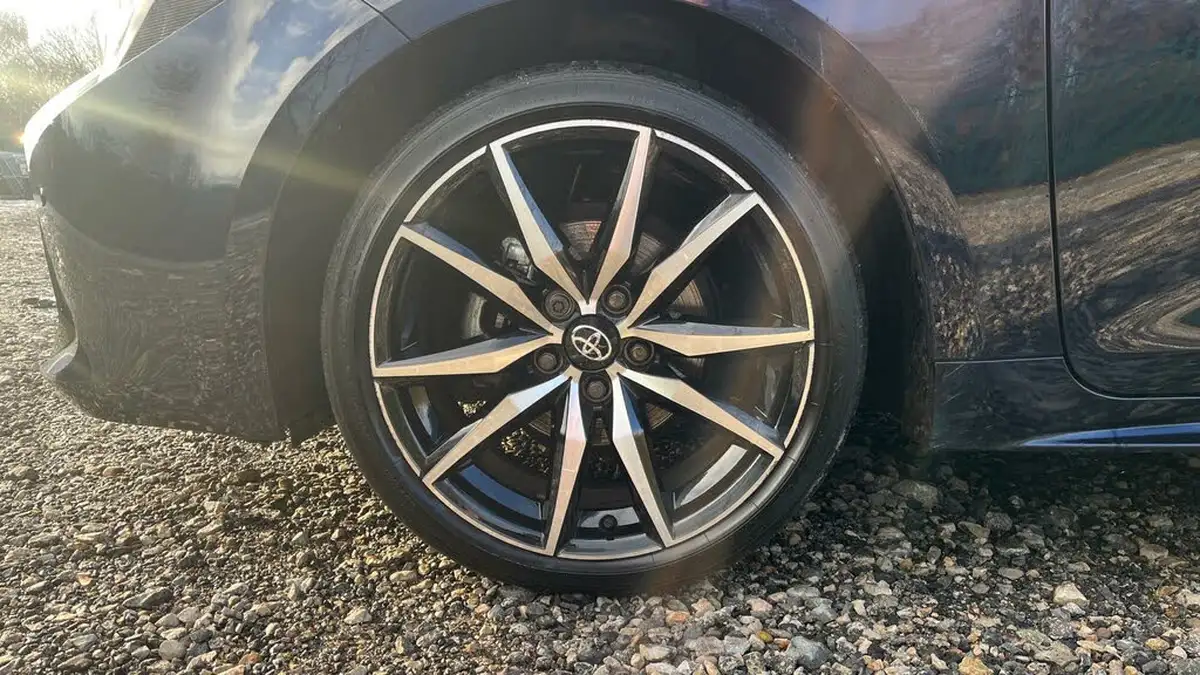 2023-toyota-corolla-18-vvt-i-gr-sport-138bhp-hatchback-big-21