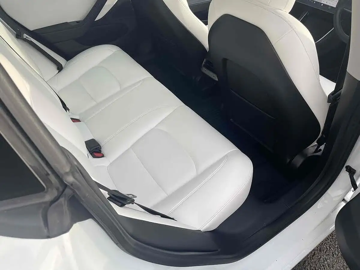2020-tesla-model-3-e-long-range-big-41