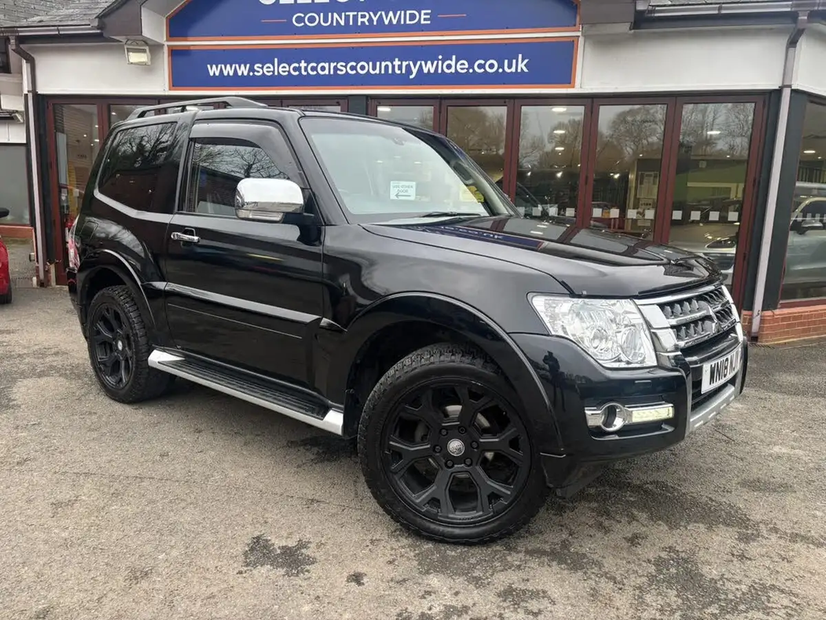 2018-mitsubishi-shogun-32td-warrior-187bhp-4x4-station-wagon-3d-auto-big-0