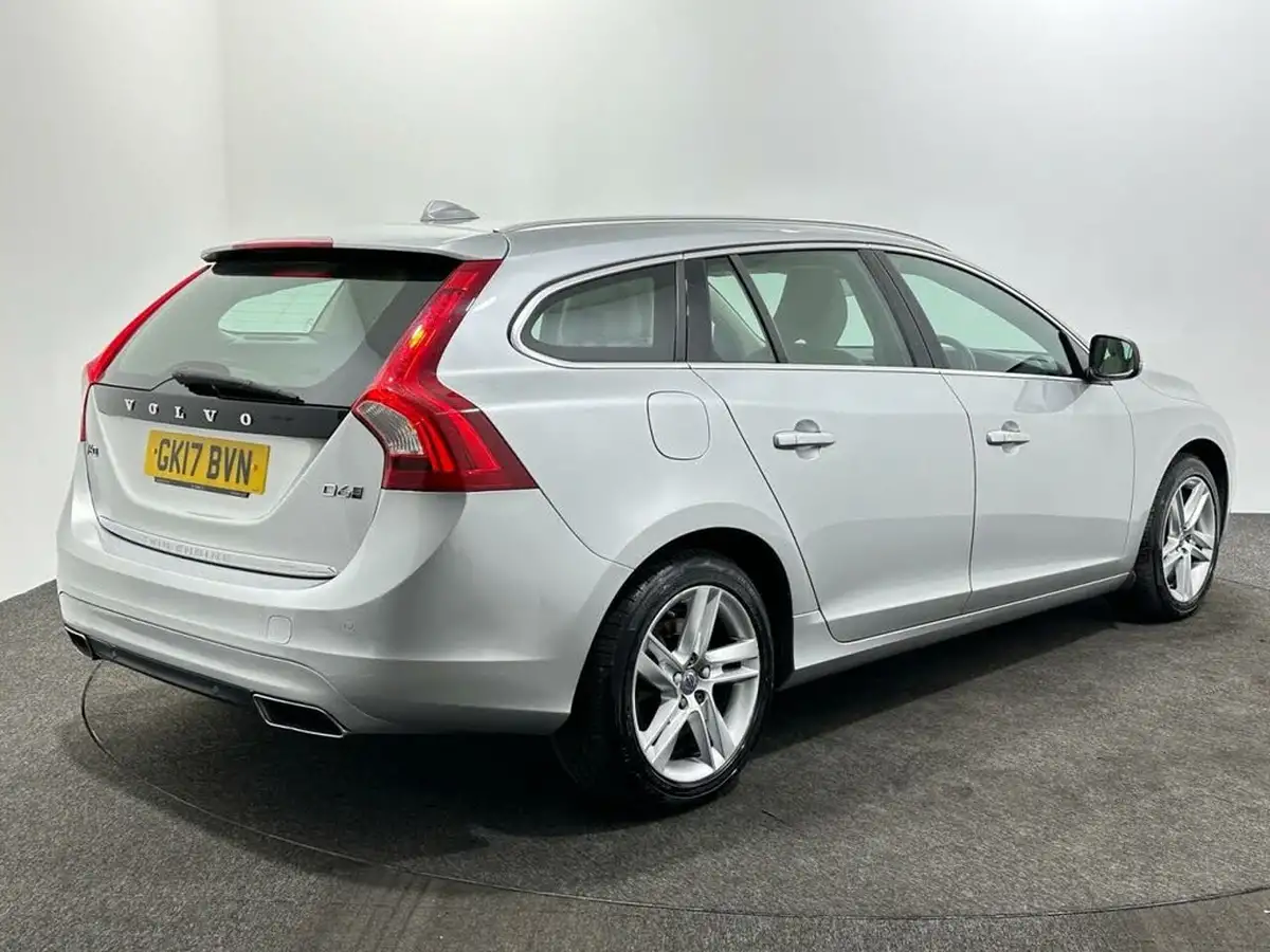 2017-volvo-v60-24td-d6-se-lux-big-7