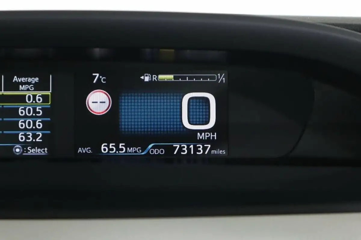 2021-toyota-prius-18-vvt-i-excel-cvt-big-20