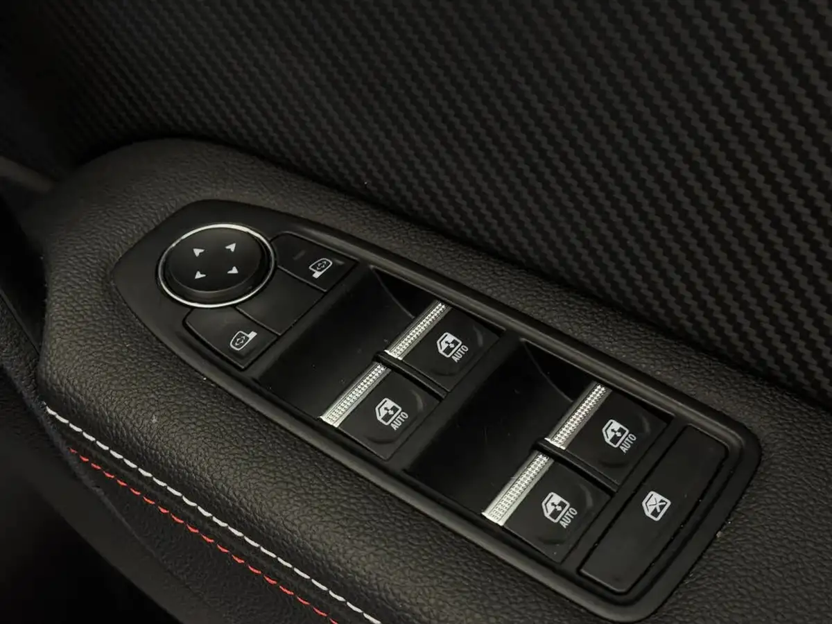 2022-renault-captur-13-tce-rs-line-edc-auto-big-17