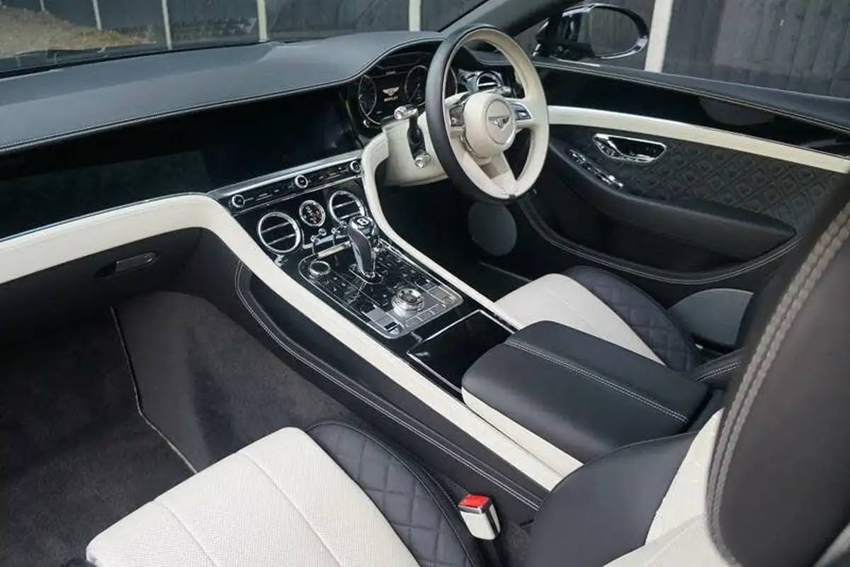 2021-bentley-continental-40-gt-v8-coupe-big-32