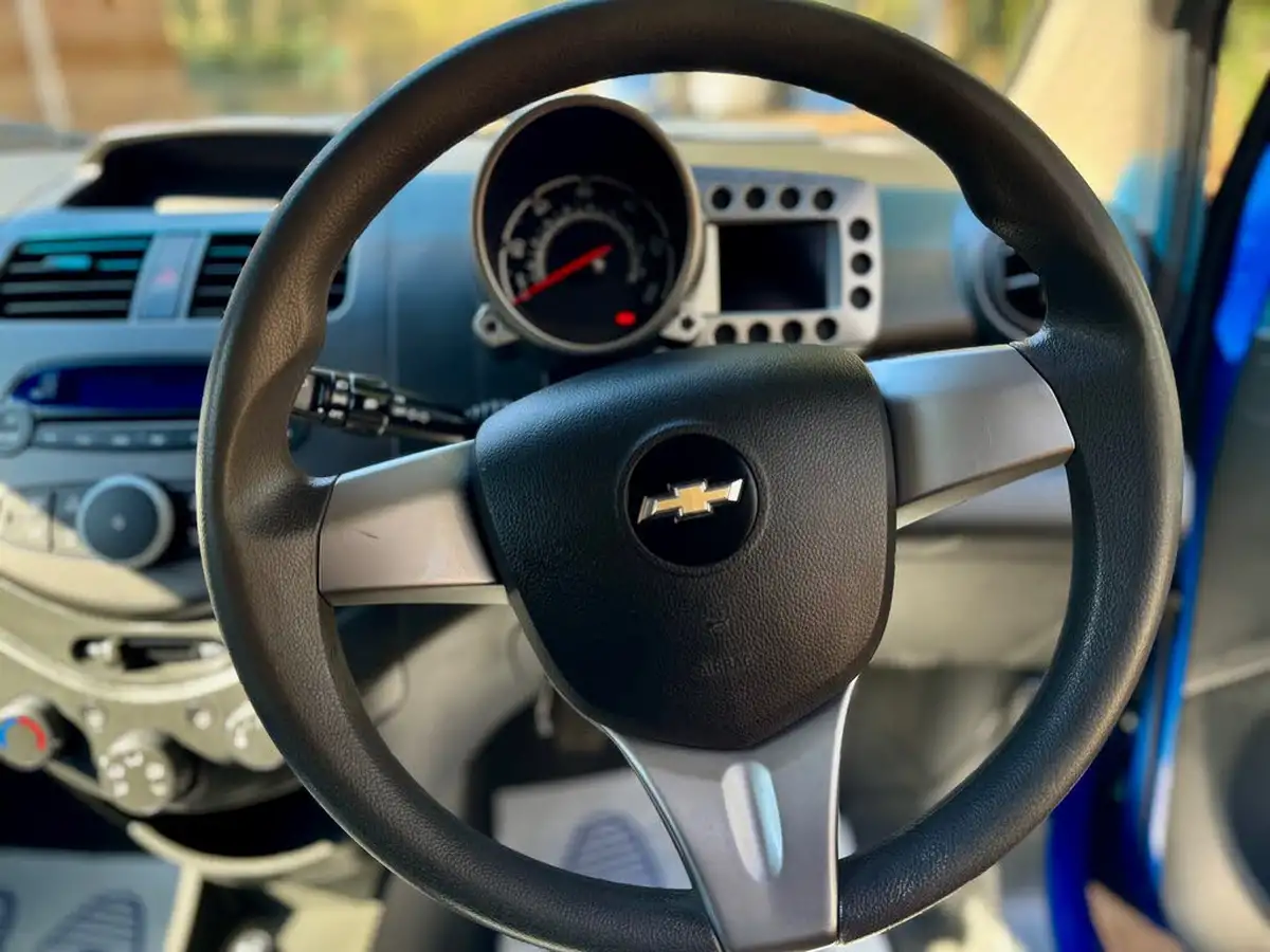 2011-chevrolet-spark-12-ls-big-25