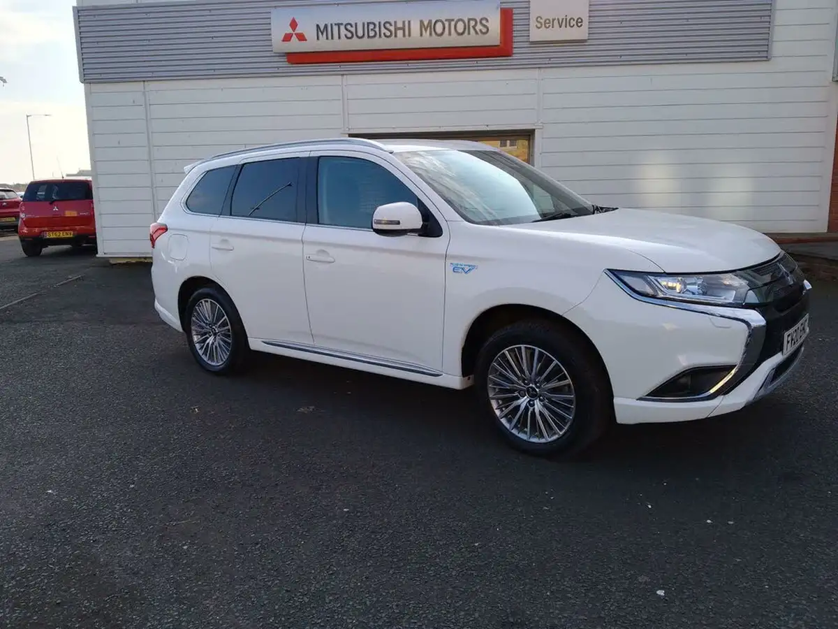 2020-mitsubishi-outlander-24-reflex-plus-commercial-big-11