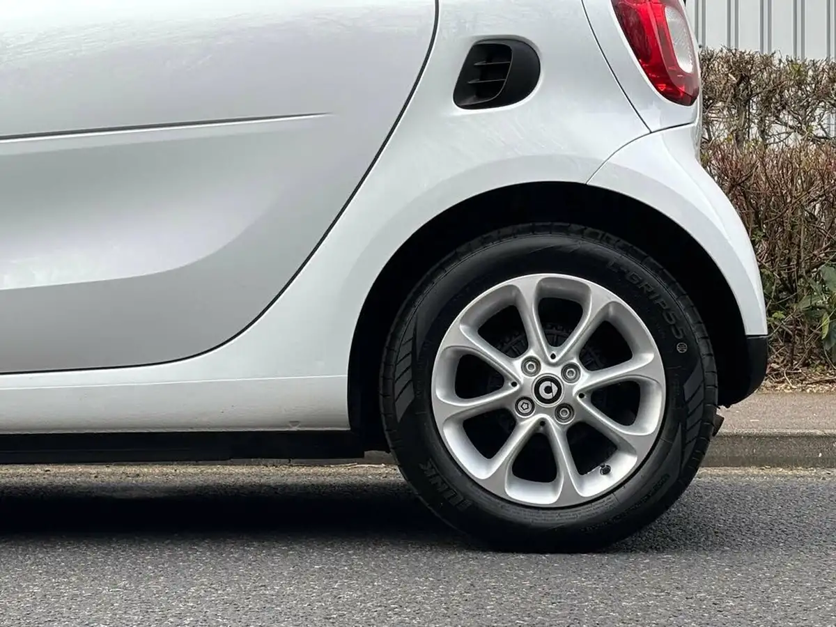 2018-smart-fortwo-10-passion-70bhp-ss-cabriolet-big-9