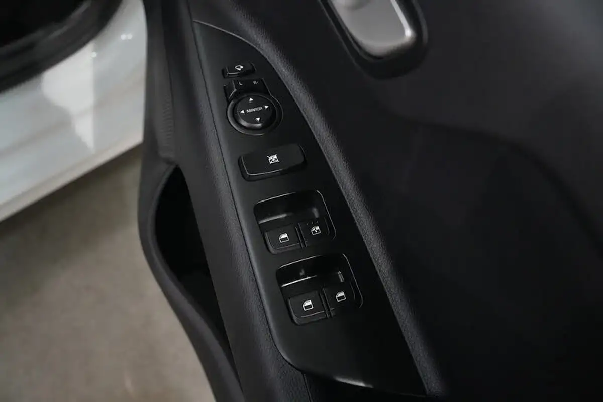 2022-kia-rio-12-dpi-2-big-30