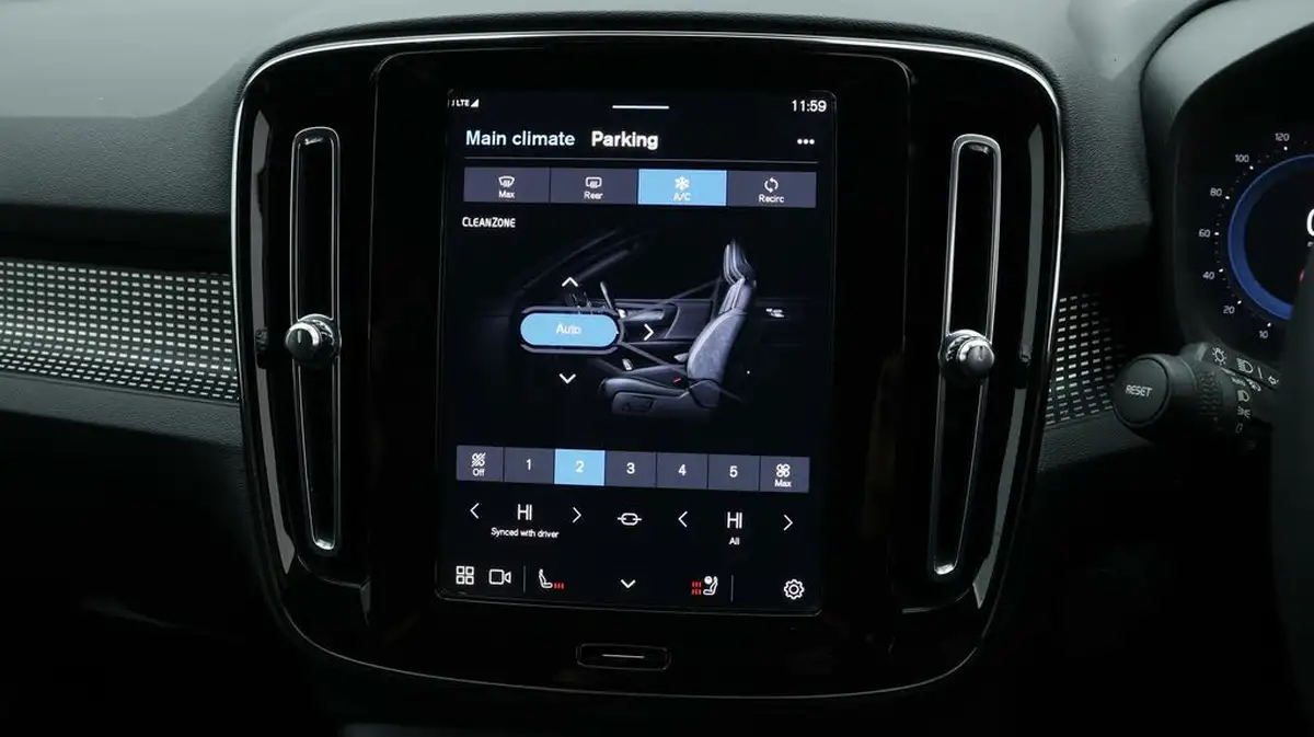 2021-volvo-xc40-e-twin-recharge-plus-big-12