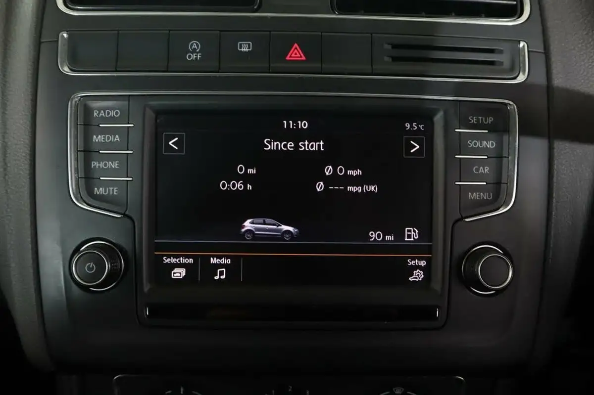 2015-volkswagen-polo-10-se-60ps-5d-big-46