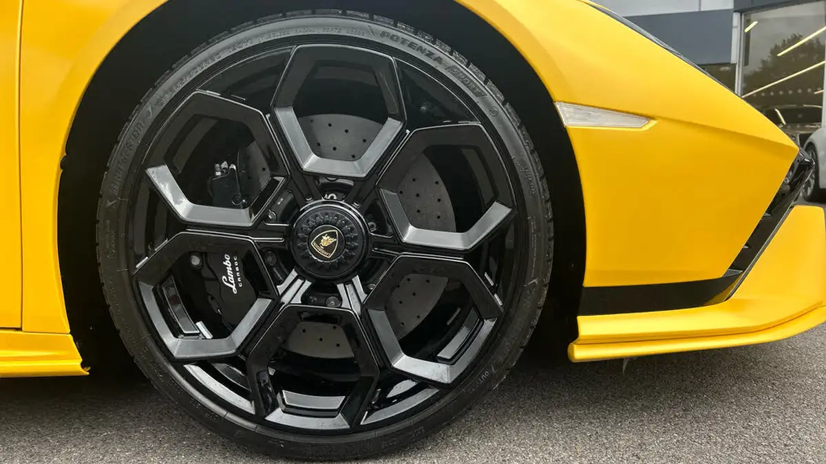 2024-lamborghini-huracan-big-8