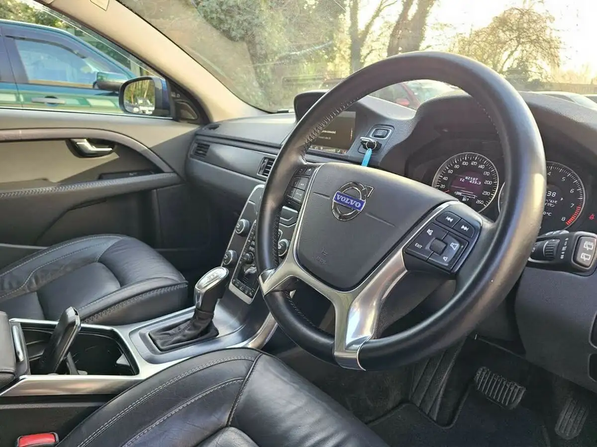 2012-volvo-v70-16-t4-se-lux-big-5