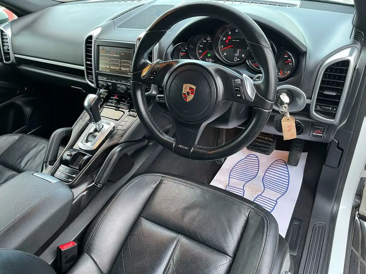 2011-porsche-cayenne-36-300bhp-awd-big-10