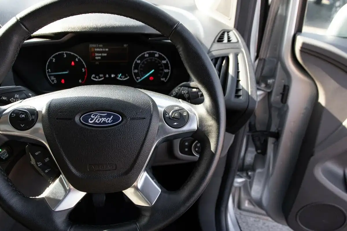 2020-ford-grand-tourneo-connect-15-titanium-big-19