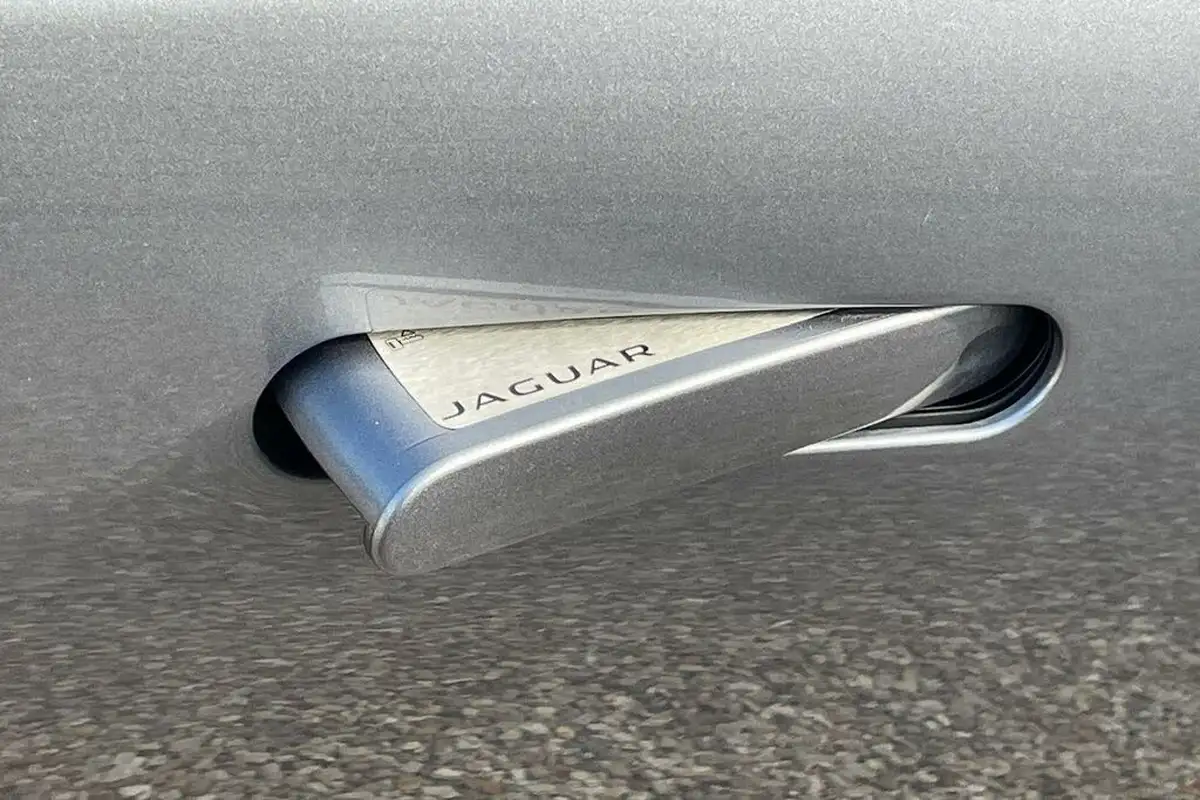 2022-jaguar-f-type-20-p300-r-dynamic-coupe-big-16