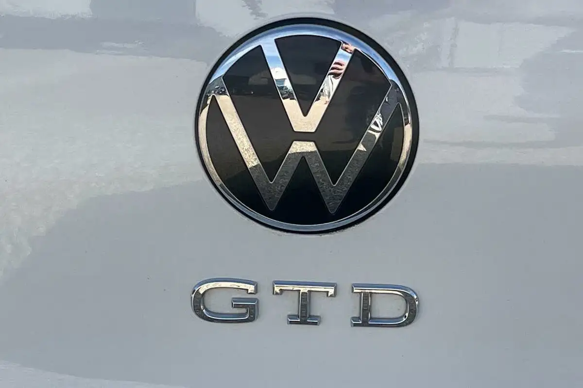 2021-volkswagen-golf-20tdi-gtd-big-4