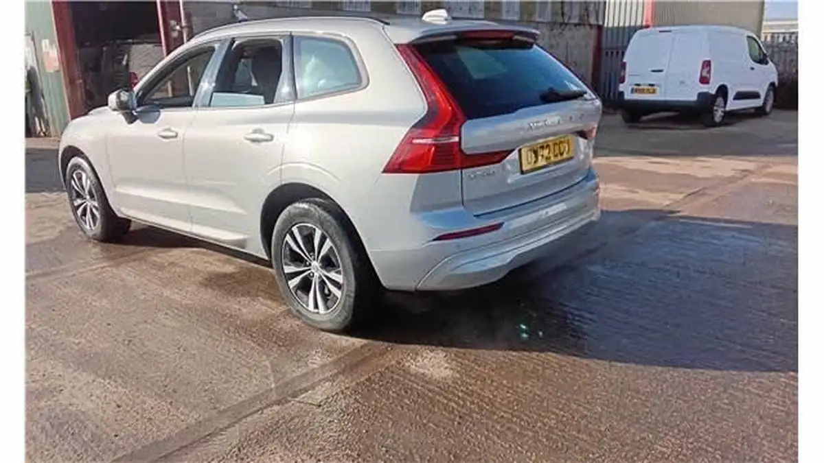 2022-volvo-xc60-20-b5-core-big-6
